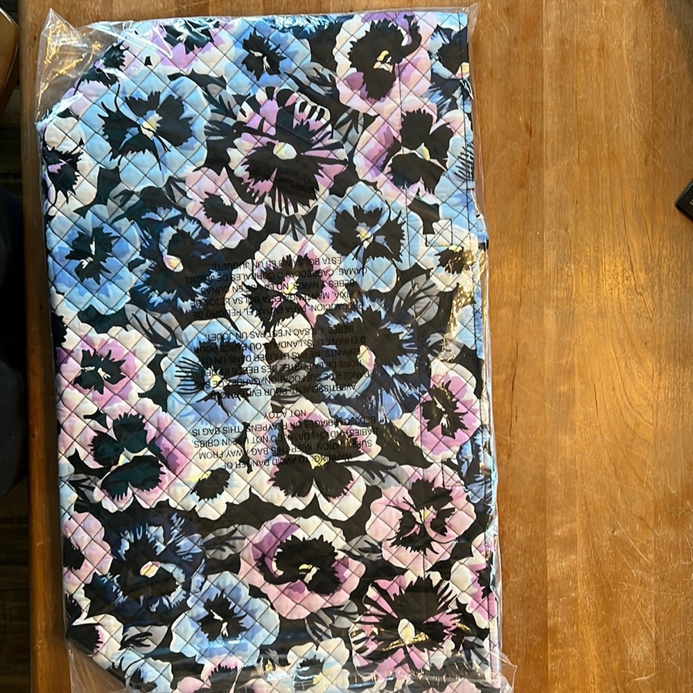 NWT! Vera Bradley Quilted Grand Tote in Plum Pansies
